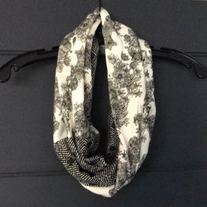 Two sided cream and black infinity scarf